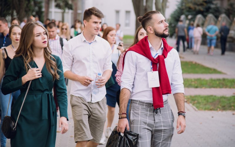 Неделя моды 2021 Милан Street Style