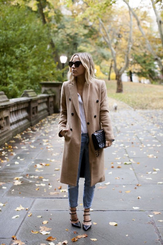 Тренч цвета кэмэл Street Style