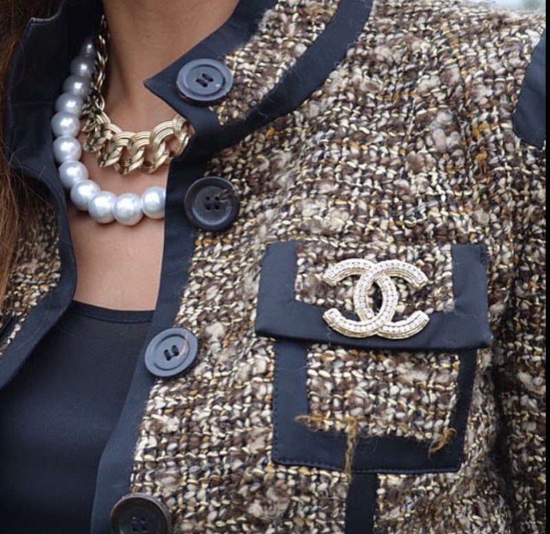 Черный твидовый жакет Chanel