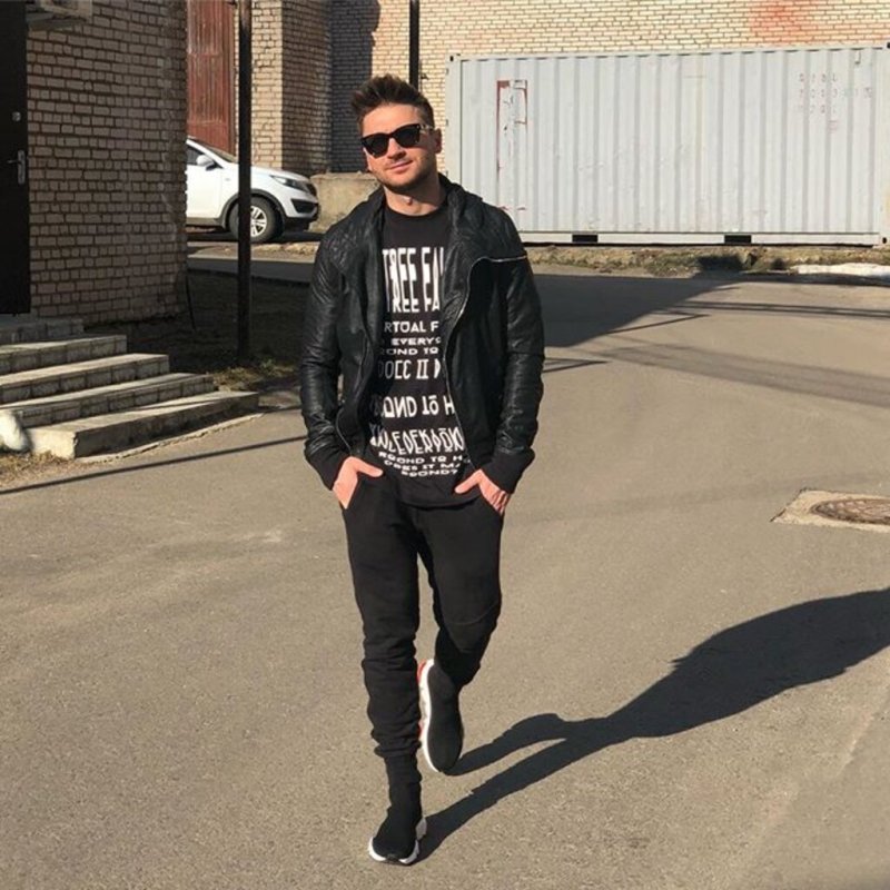Сергей Лазарев в джинсах
