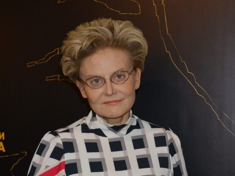Елена Малышева в полный рост 2010