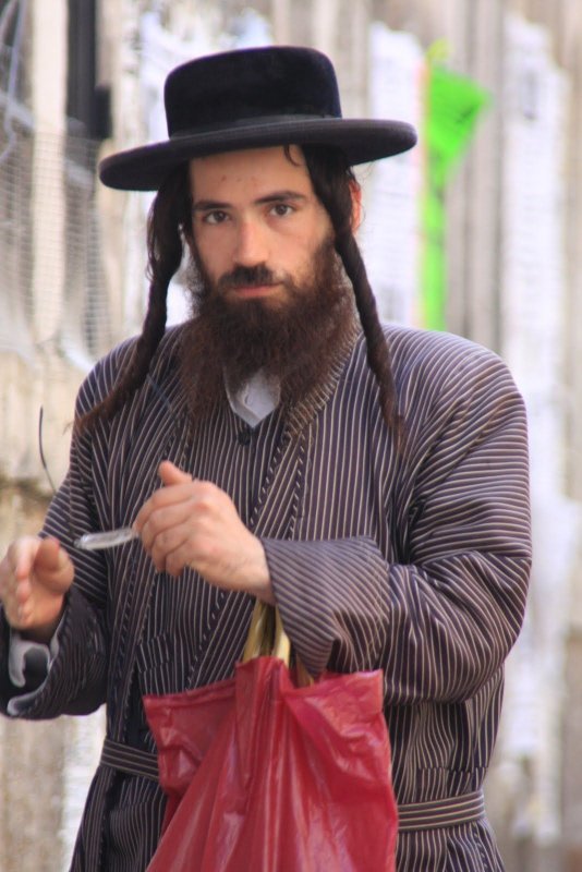 Еврей с кудрями