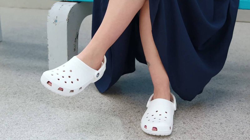 Crocs на ноге
