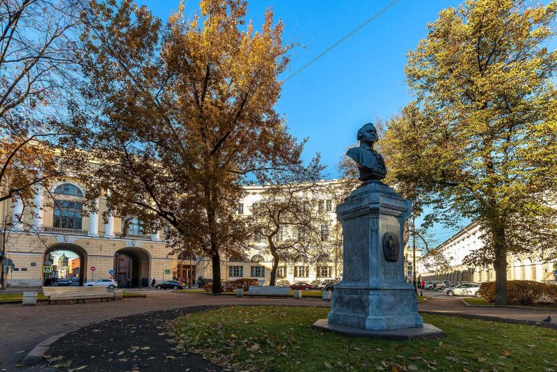 Ломоносов памятник в Петербурге