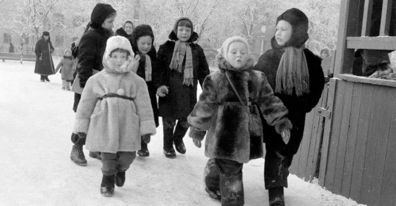 Макс Корж стиль 90х