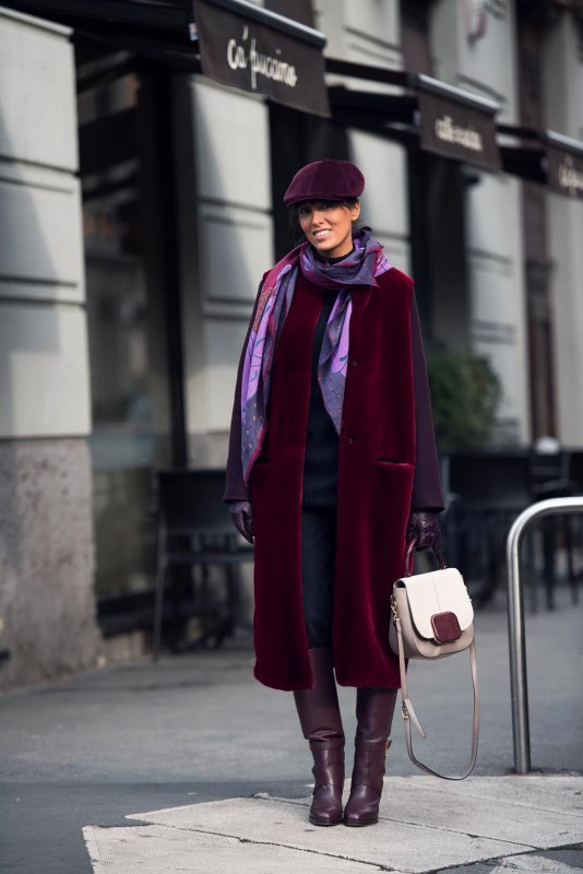 Бордовое пальто Street Style