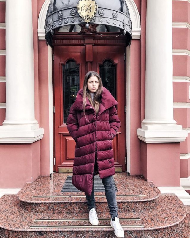 Шарф к бордовому пальто