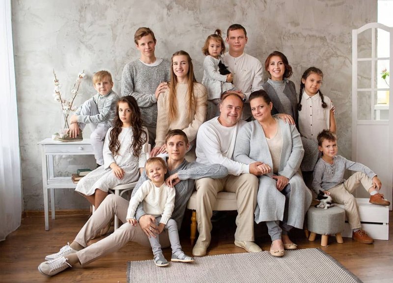 Позы для семейной фотосессии