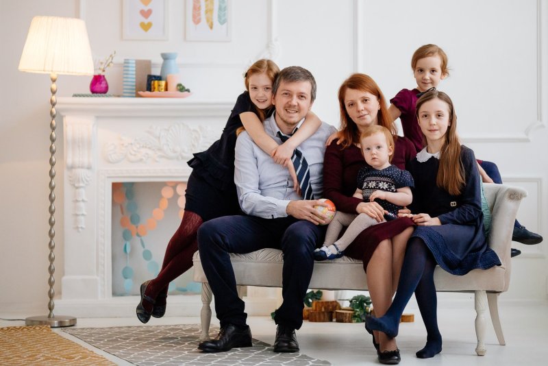 Образы для семейной фотосессии в студии
