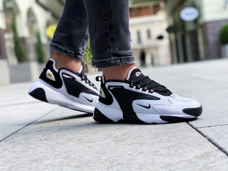 Мужские кроссовки Nike Zoom 2k на ноге