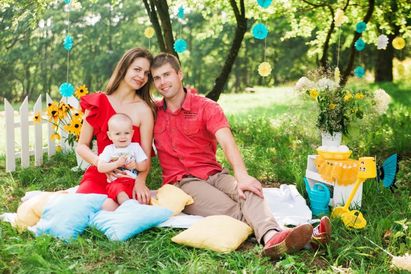 Семейная фотосессия на природе летом