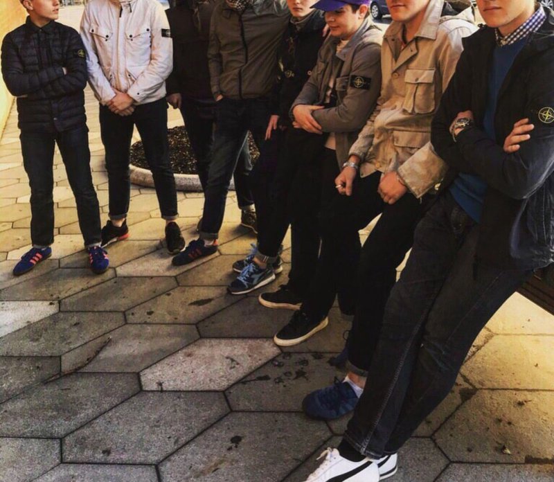 Футбольные фанаты Stone Island