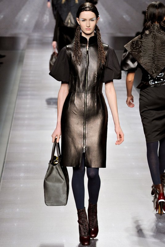 Кожаное платье Ermanno Scervino