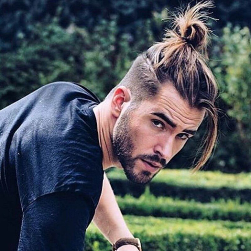 Андеркат man bun