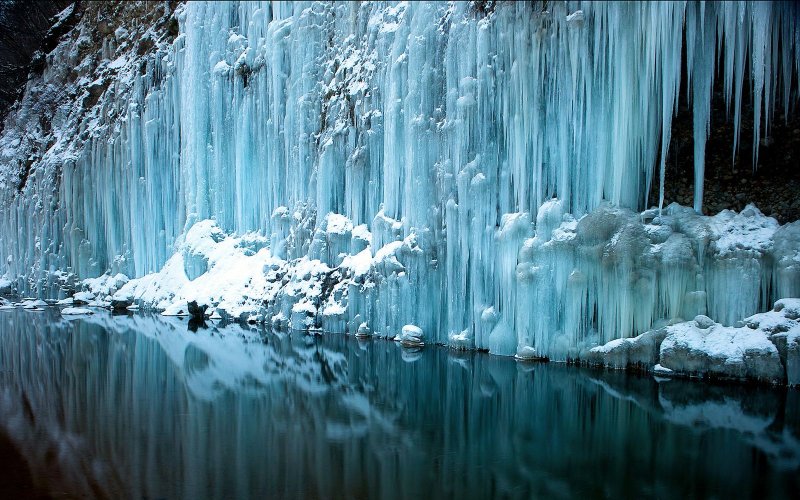 Замерзший водопад Фенг